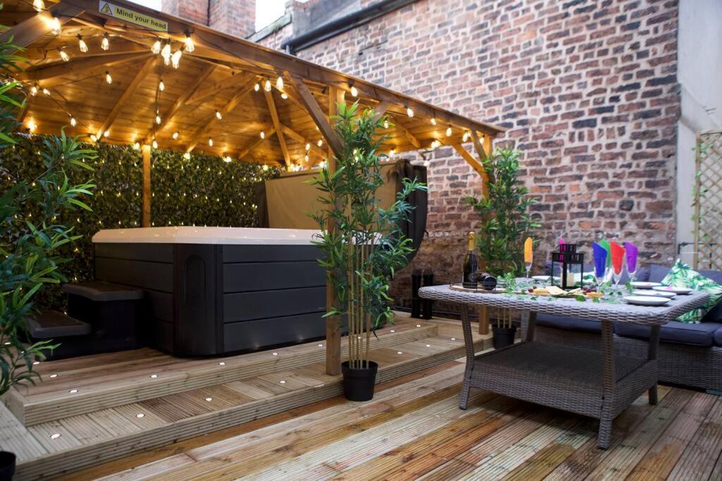 Romance On The Rows - Hot Tub City Centre Chester Exteriér fotografie