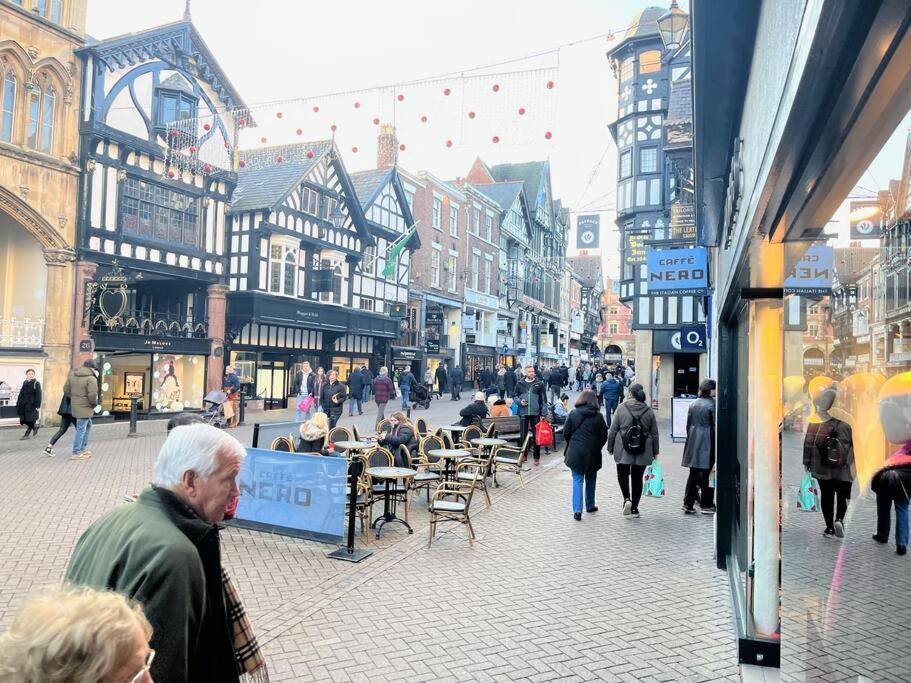 Romance On The Rows - Hot Tub City Centre Chester Exteriér fotografie