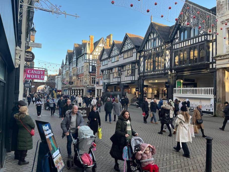 Romance On The Rows - Hot Tub City Centre Chester Exteriér fotografie